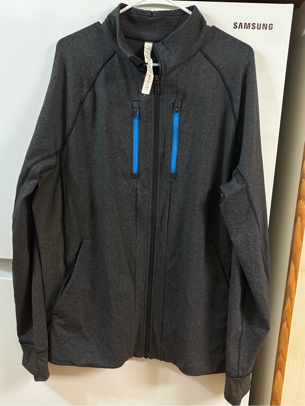 lululemon athletica Men's Dark Gray Full‑Zip Jacket with Blue Zippers